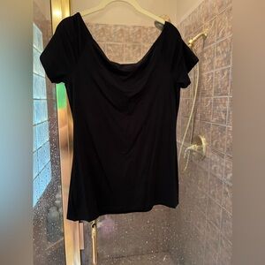 Old Navy Classic slim fit tee. Size a large. Black.